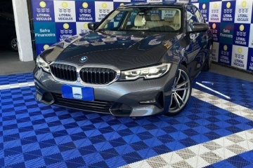 320i
