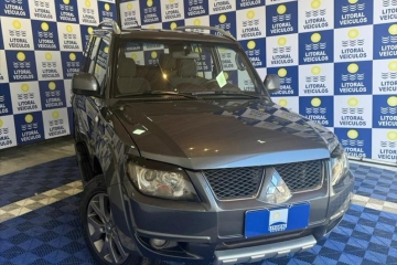  PAJERO TR4 