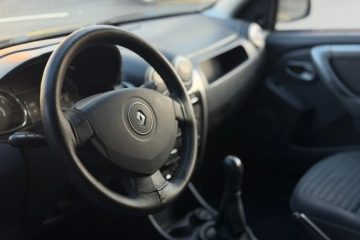  SANDERO 